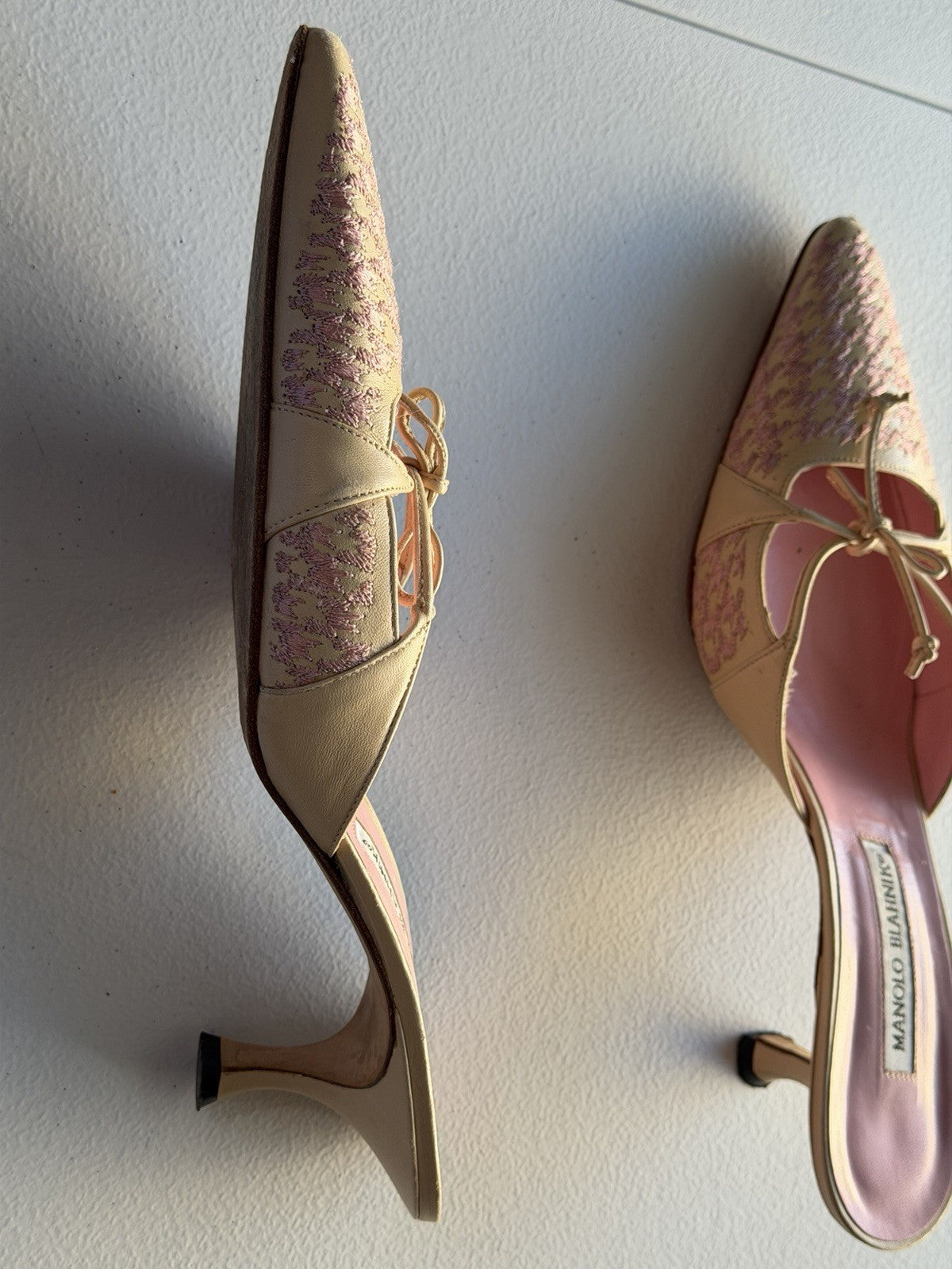 Vintage Manolo Blahnik Beige Pink Houndstooth Pointed Y2K Bow Mule Kitten