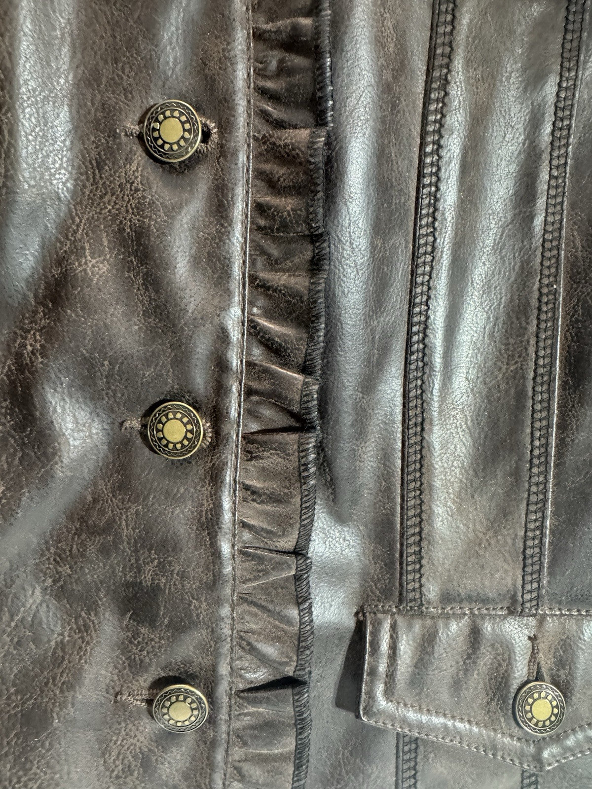 Vintage Women’s Faux Leather Jacket scalloped trim waist length fitted 2 Pockets