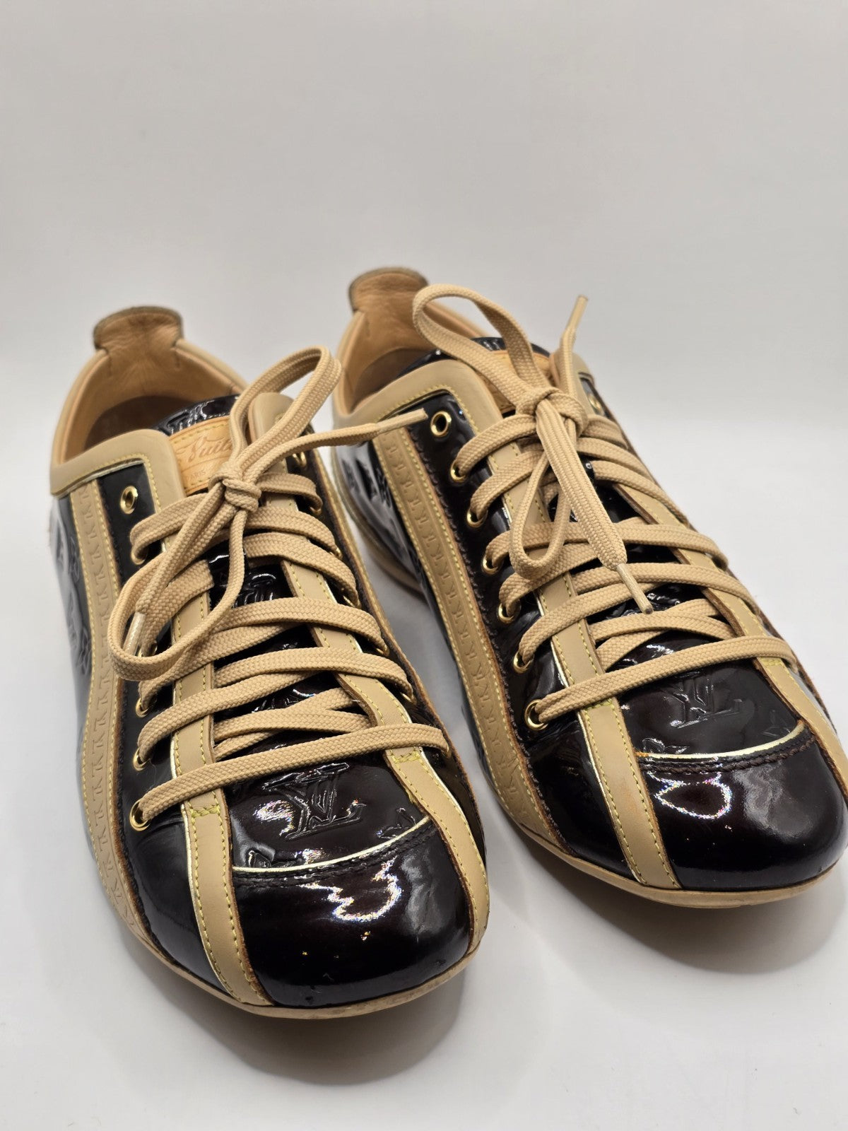 Louis Vuitton Amarante and Beige Monogram Vernis Leather Low Top Shoes