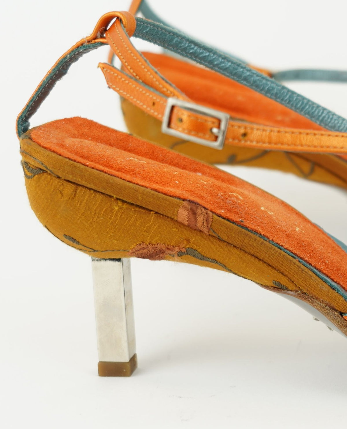 Muxart Barcelona Embroidered Kitten Heels Metal Size 40