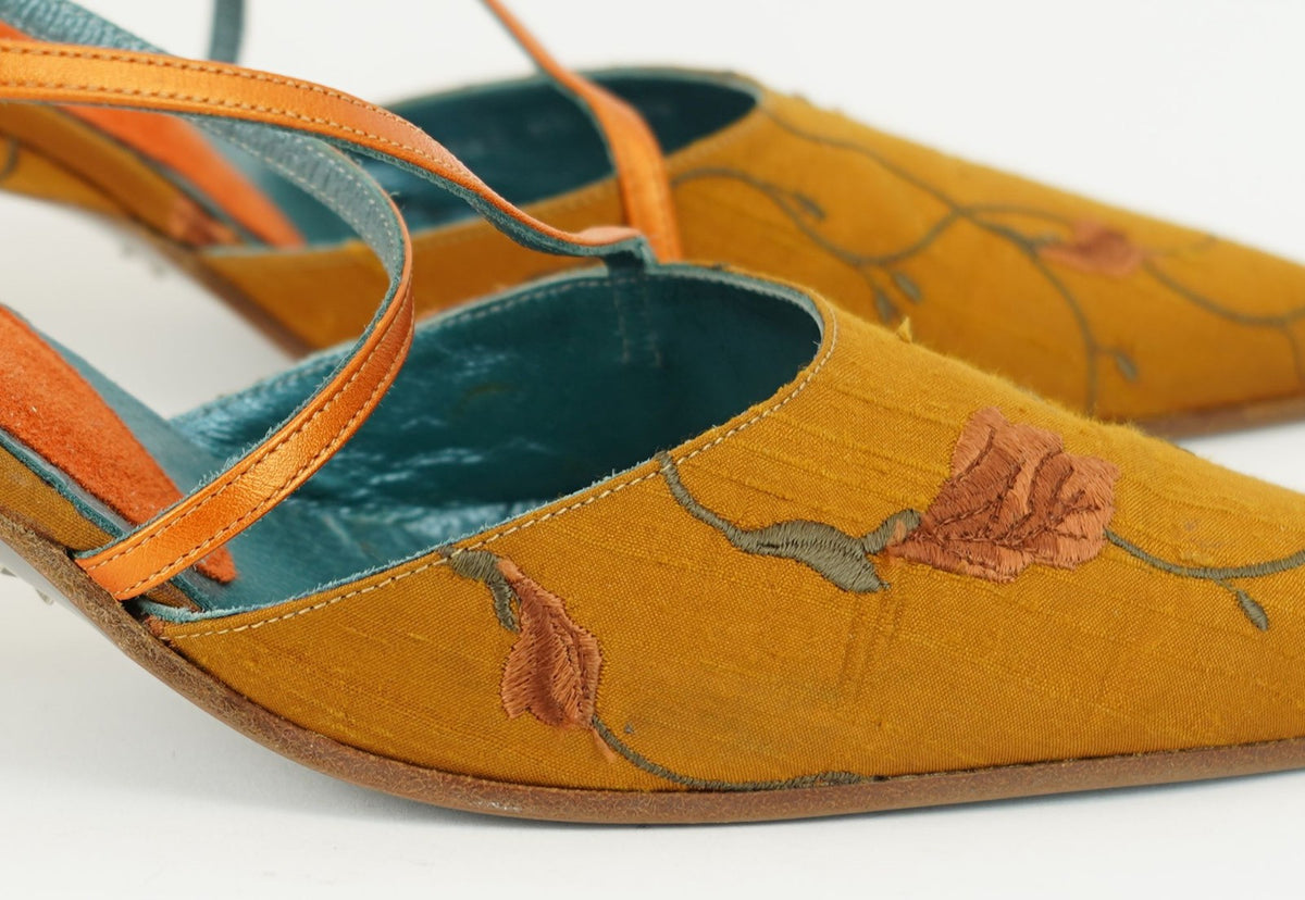 Muxart Barcelona Embroidered Kitten Heels Metal Size 40