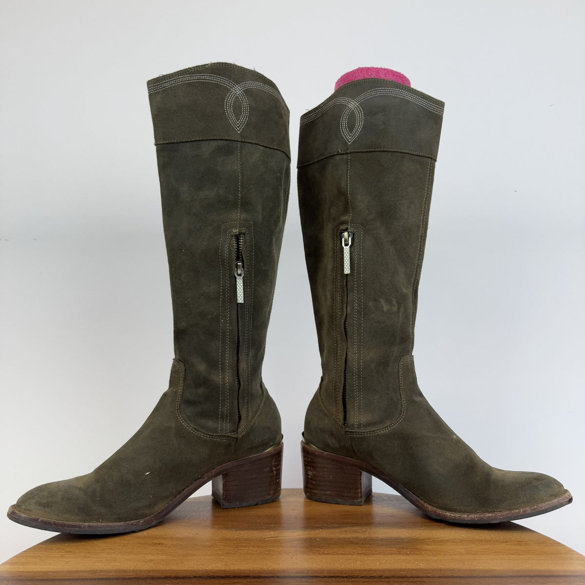 Donald Pliner Willi Green Suede Knee High Heeled Riding Boots Size 7.5