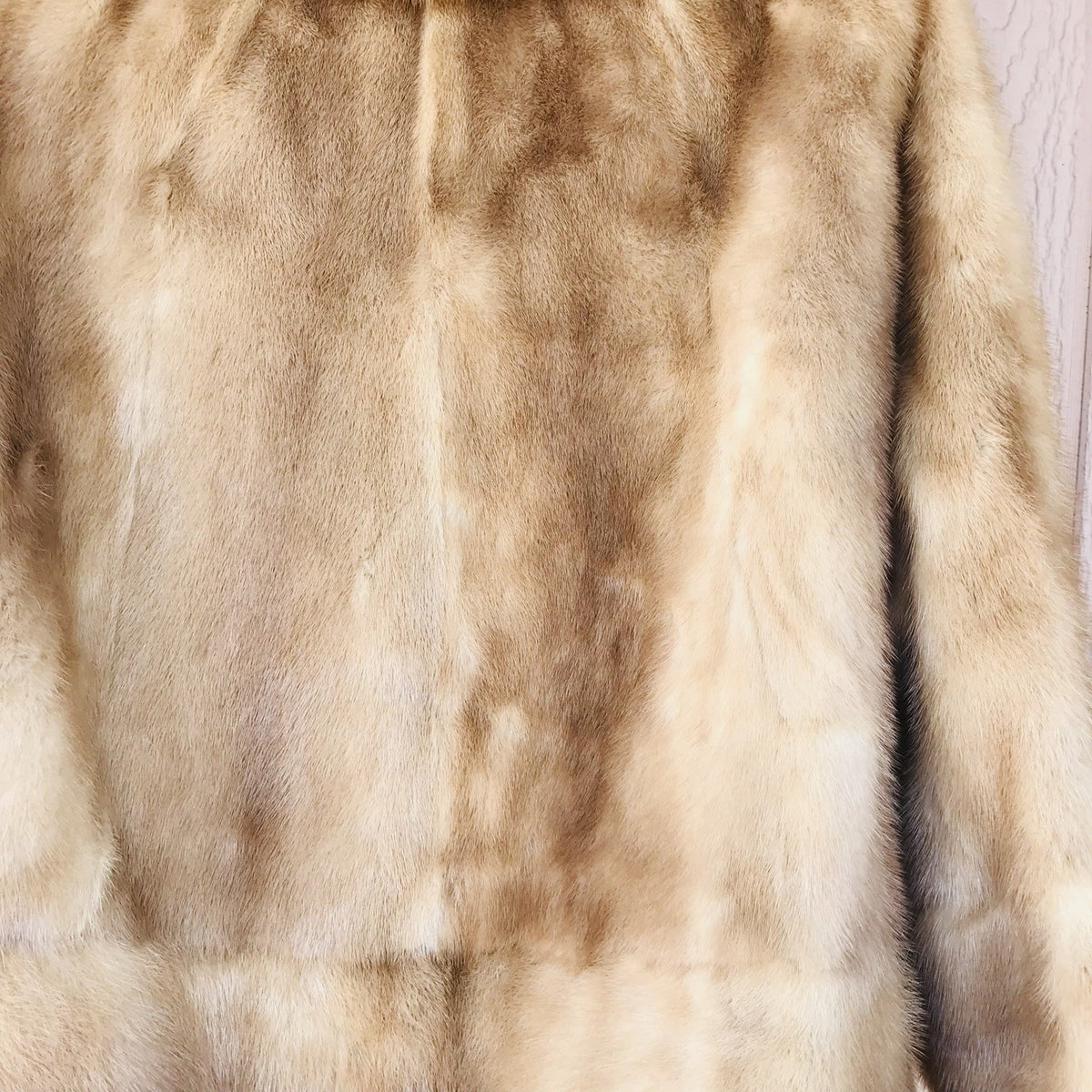 Lendzion Furs Vintage Mink Fur Coat in Blonde Beige