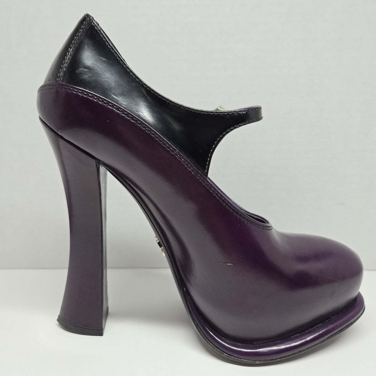 Prada Purple Black Patent Leather Strap Maryjane Heels Size EU 35 US 5