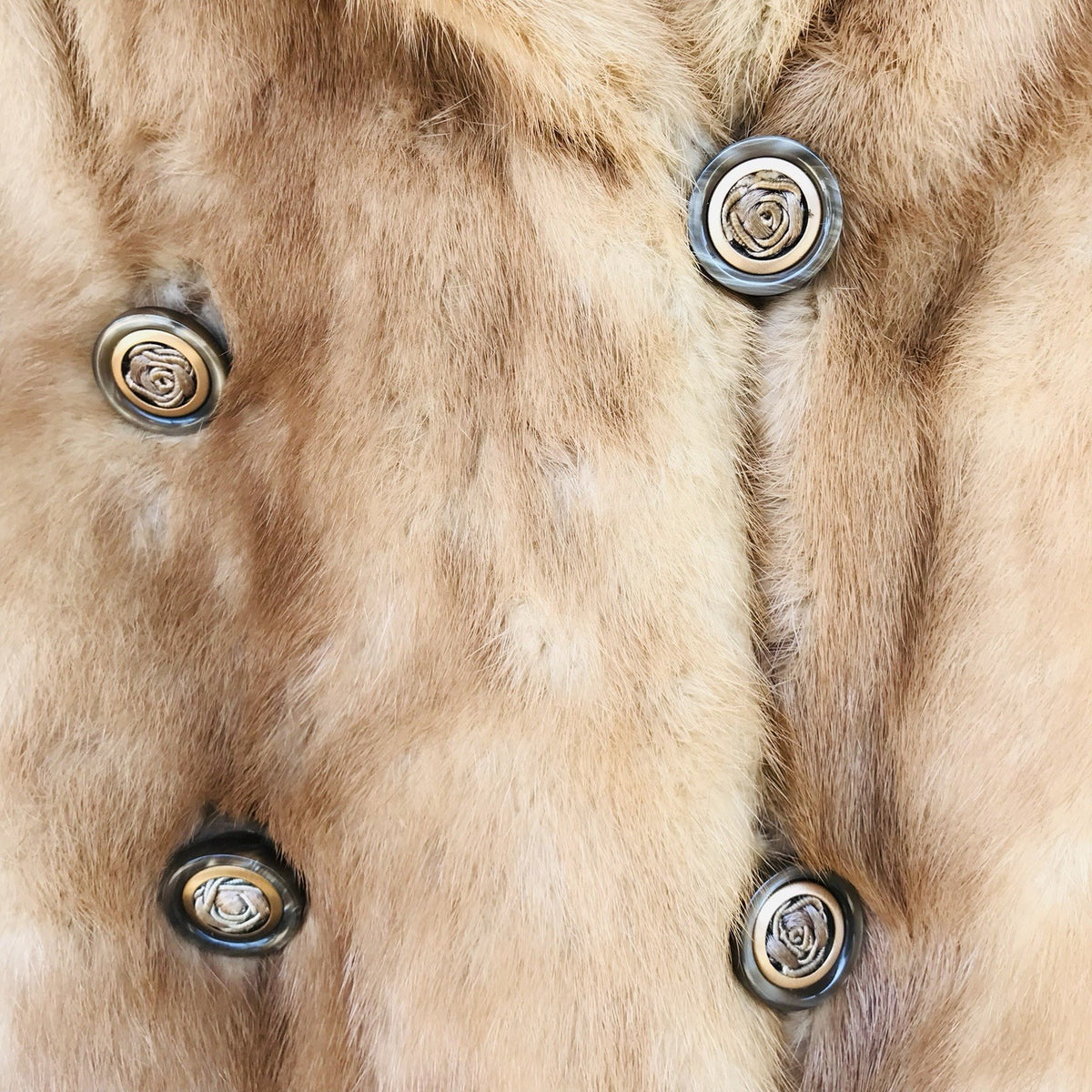 Lendzion Furs Vintage Mink Fur Coat in Blonde Beige
