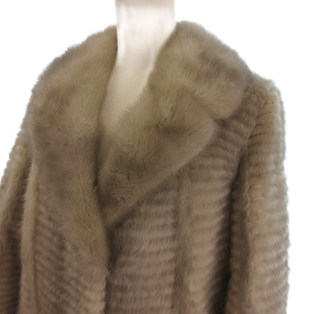 Logan Fur Saga Mink Coat
Beige Groomed Fur, Size XS