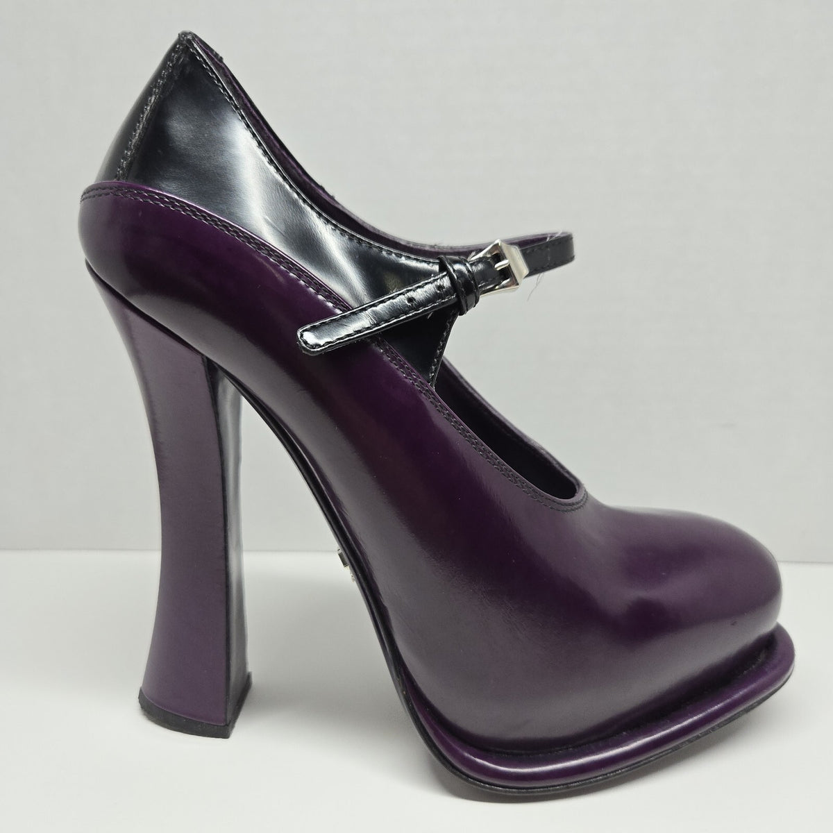 Prada Purple Black Patent Leather Strap Maryjane Heels Size EU 35 US 5