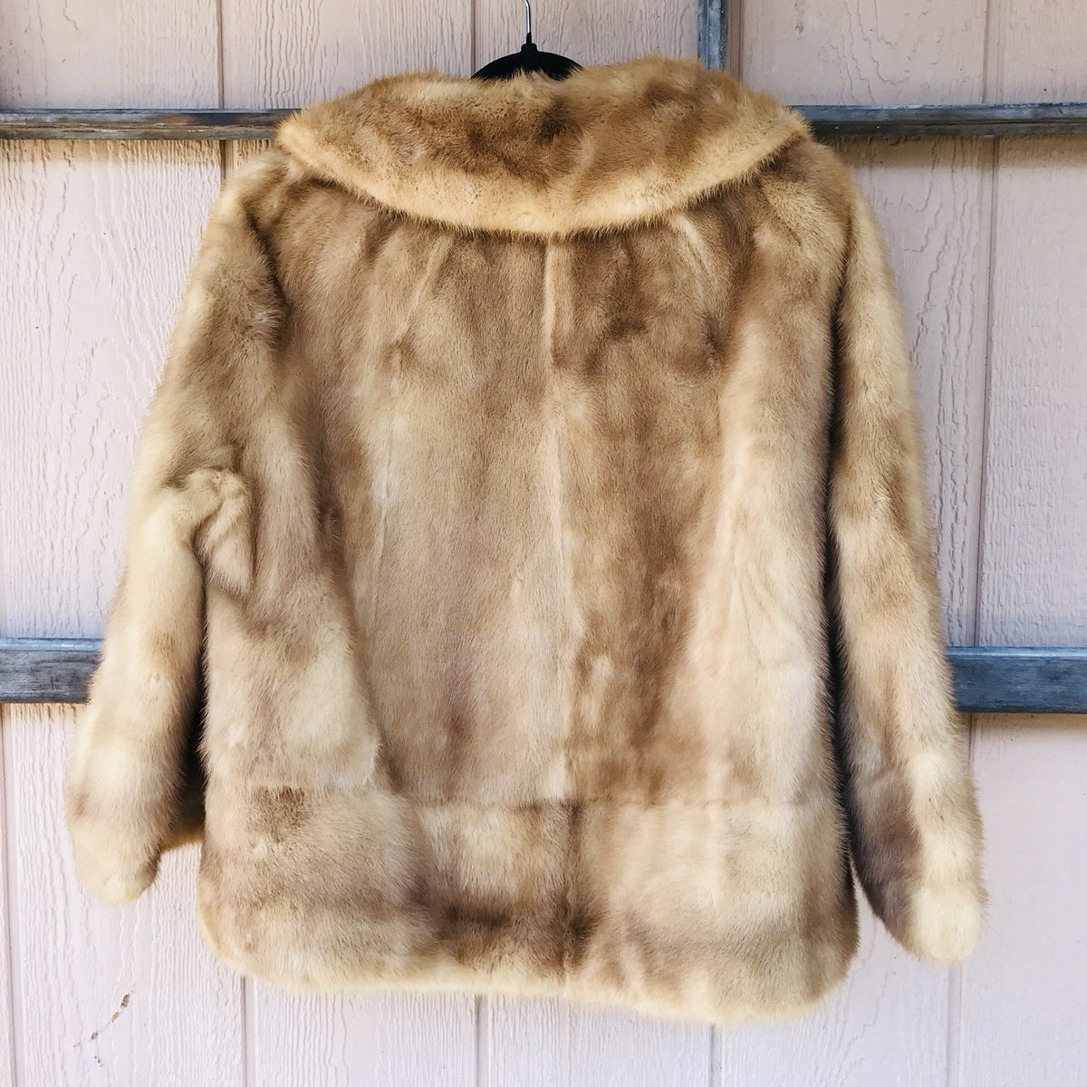 Lendzion Furs Vintage Mink Fur Coat in Blonde Beige