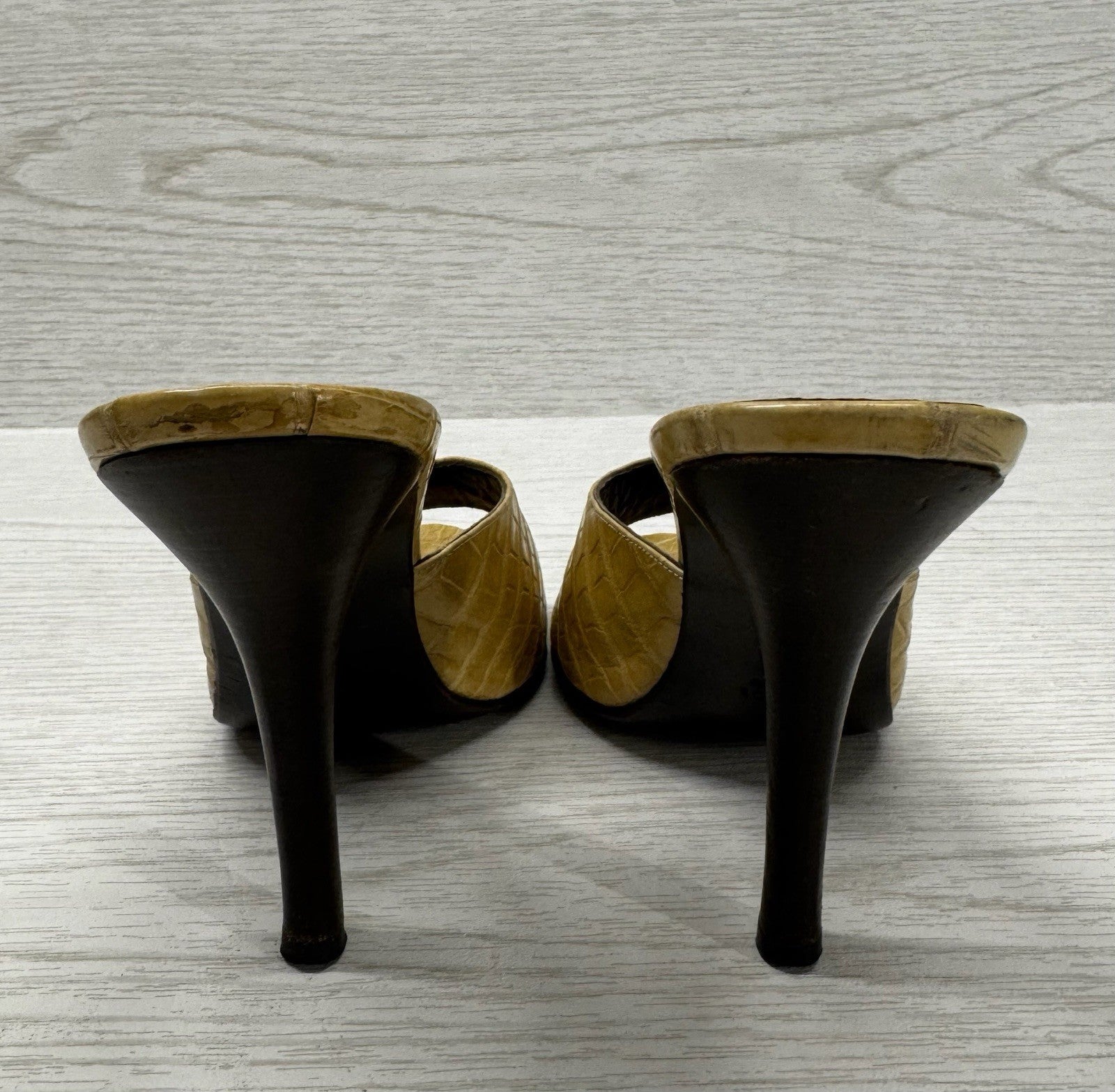 GUCCI Tan Croc leather Stiletto Mules Heels Sz 8.5