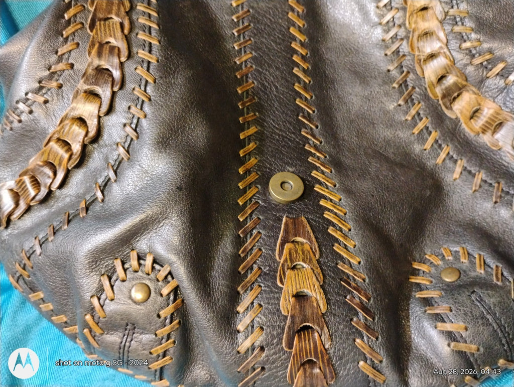 Isabella Fiore Leather Shoulder Bag