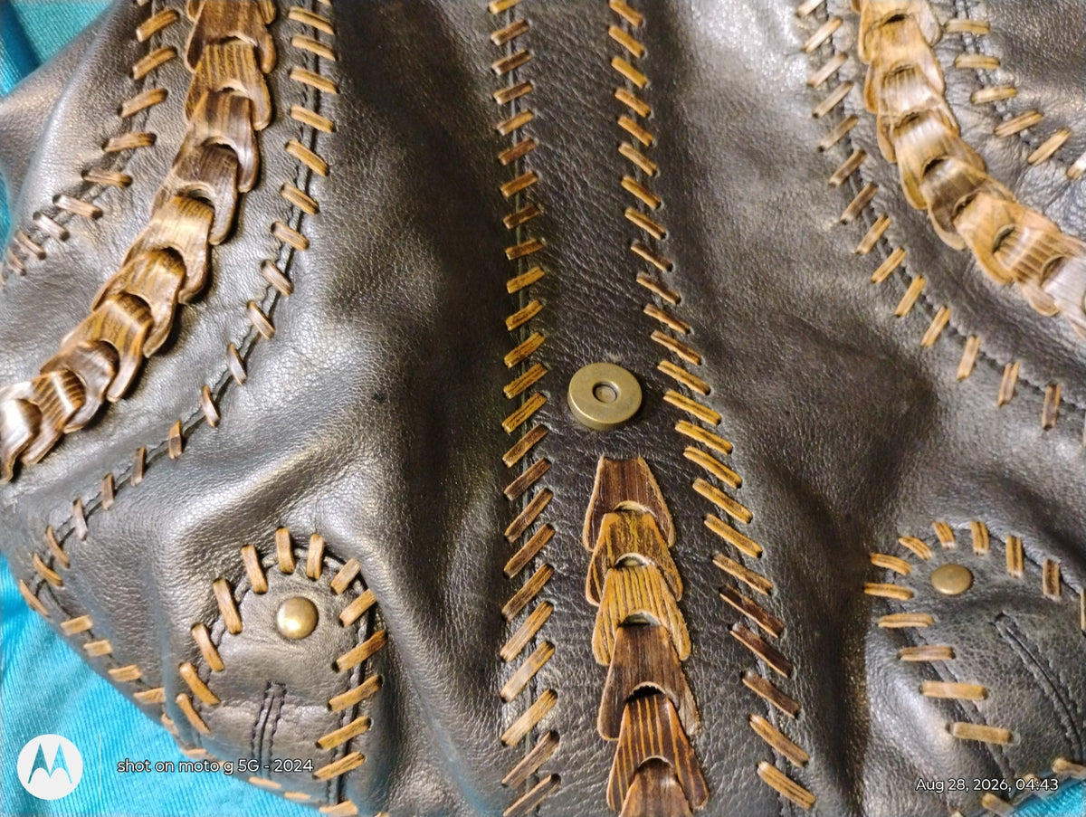 Isabella Fiore Leather Shoulder Bag