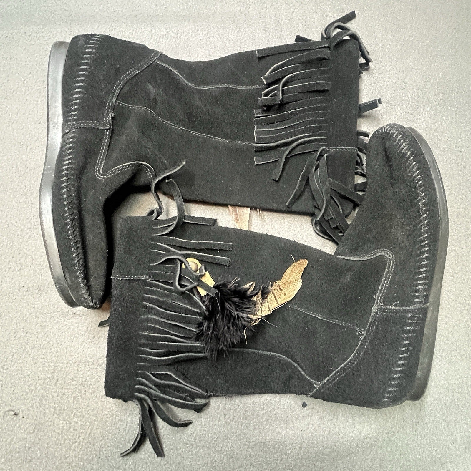 Minnetonka Fringe Boots Womens 9 Black Suede Pull On Moccasin Shoes