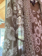 Signature by Robbie Bee Floral Taupe White Dress with Jacket Size 10