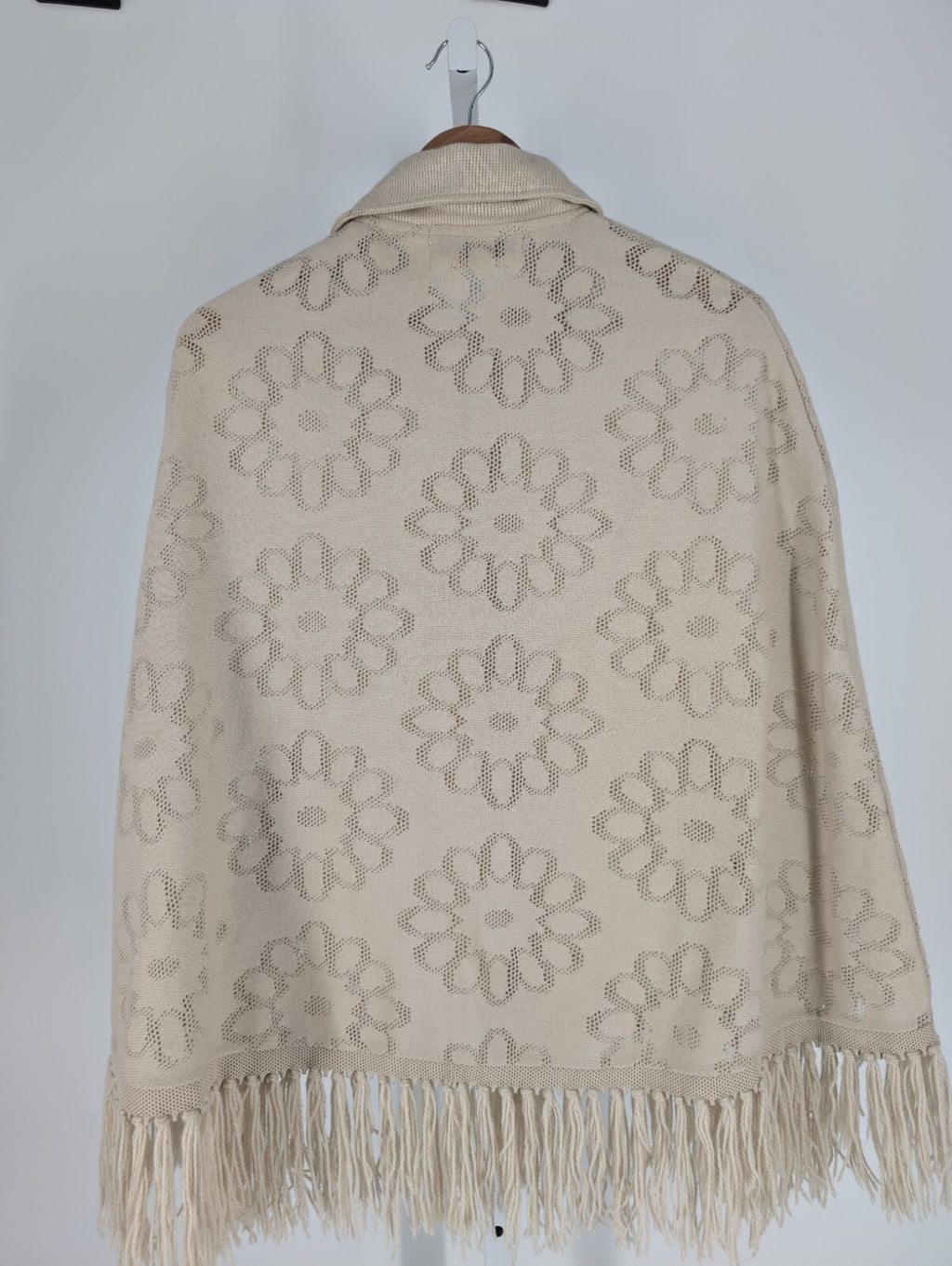 Vintage 70s Hippie Boho Floral Knit Beige Fringe Cape Poncho OS Sweater Button