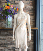 Vestido de cetim vintage autêntico Dolce & Gabbana com acabamento em renda 42IT-