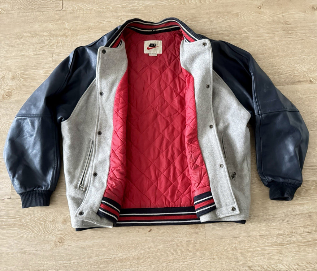 (VTG) NIKE SPORTSWEAR VARSITY JACKET WOOL/LEATHER GRAY/NAVY-BLUE MENS SIZE XL❄️