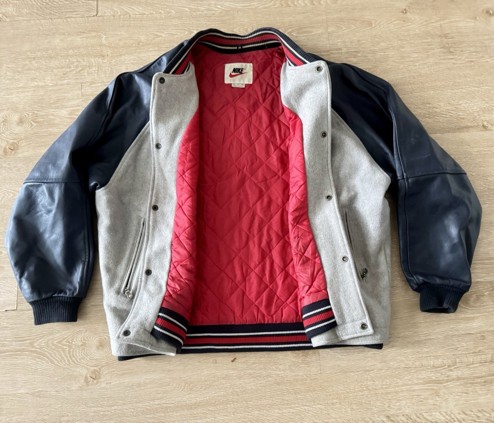 (VTG) NIKE SPORTSWEAR VARSITY JACKET WOOL/LEATHER GRAY/NAVY-BLUE MENS SIZE XL❄️