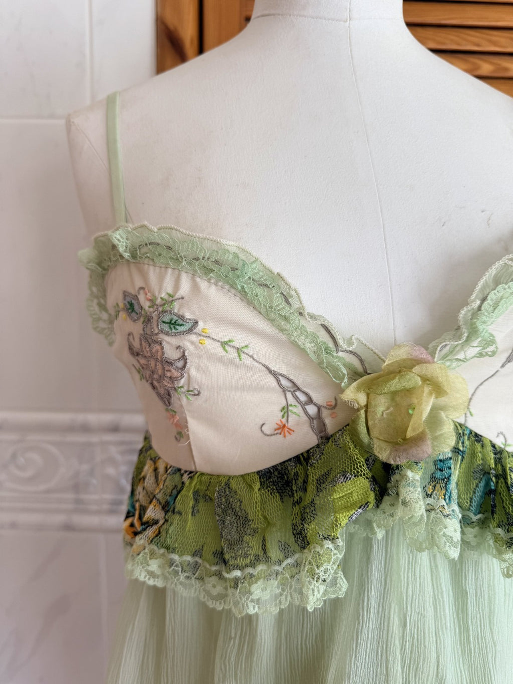 LM Lulu Green Multi Floral Appliqué Mesh Cami Top Size S