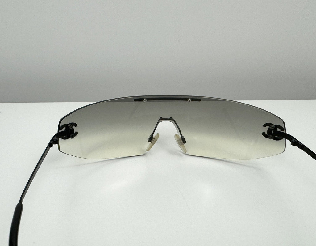 Vintage Authentic Chanel Shield Sunglasses 4078-B Gradient Lens Black Frames