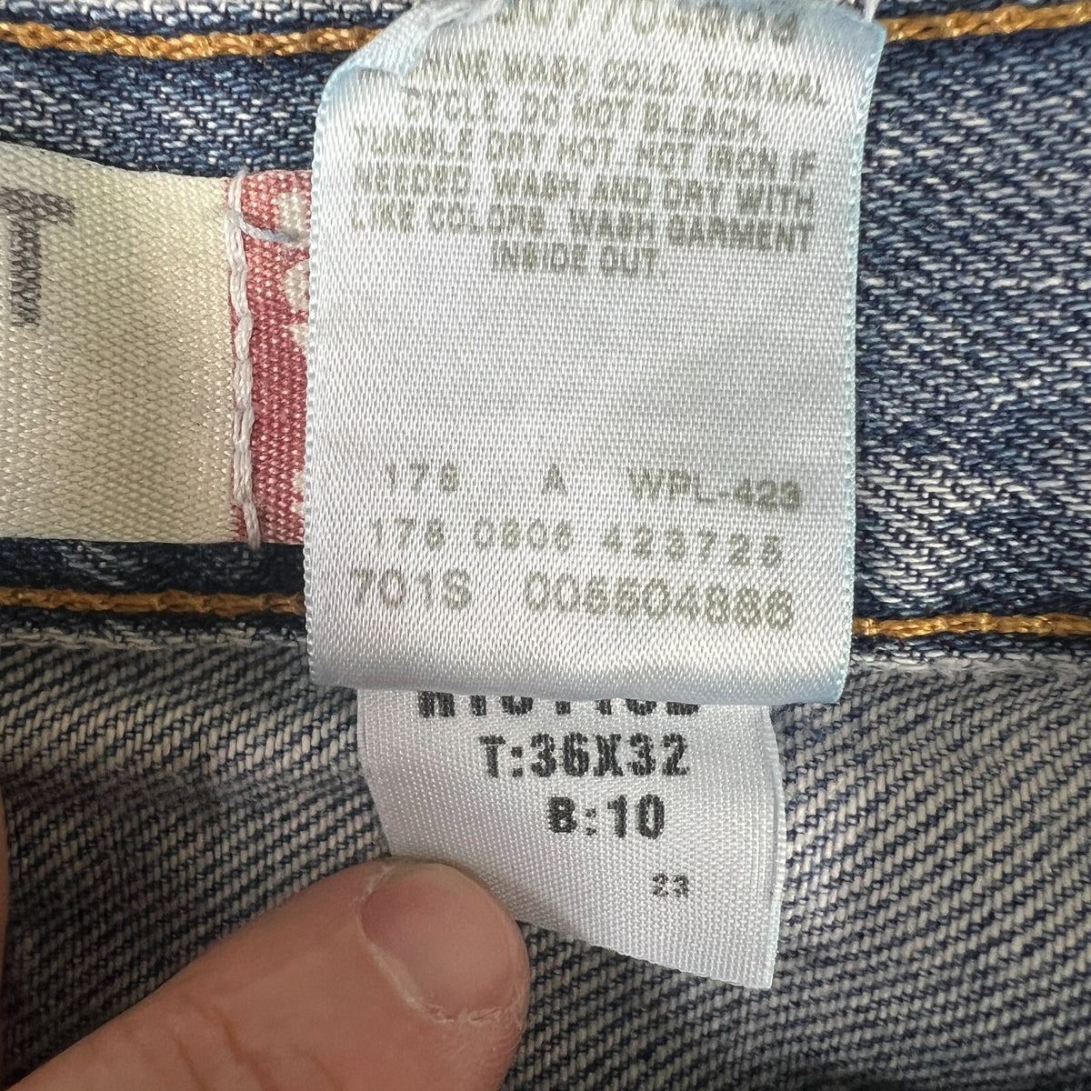Levi's 550 Blue Light Wash Relaxed Fit Jeans 36x32