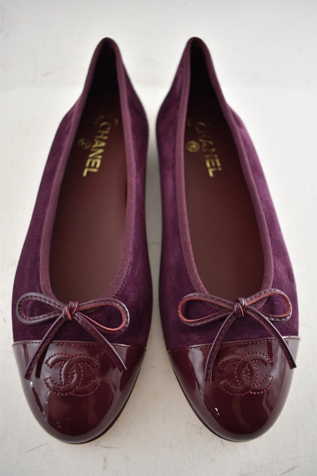 Chanel 26A Burgundy Suede Patent CC Logo Ballet Flat 38.5