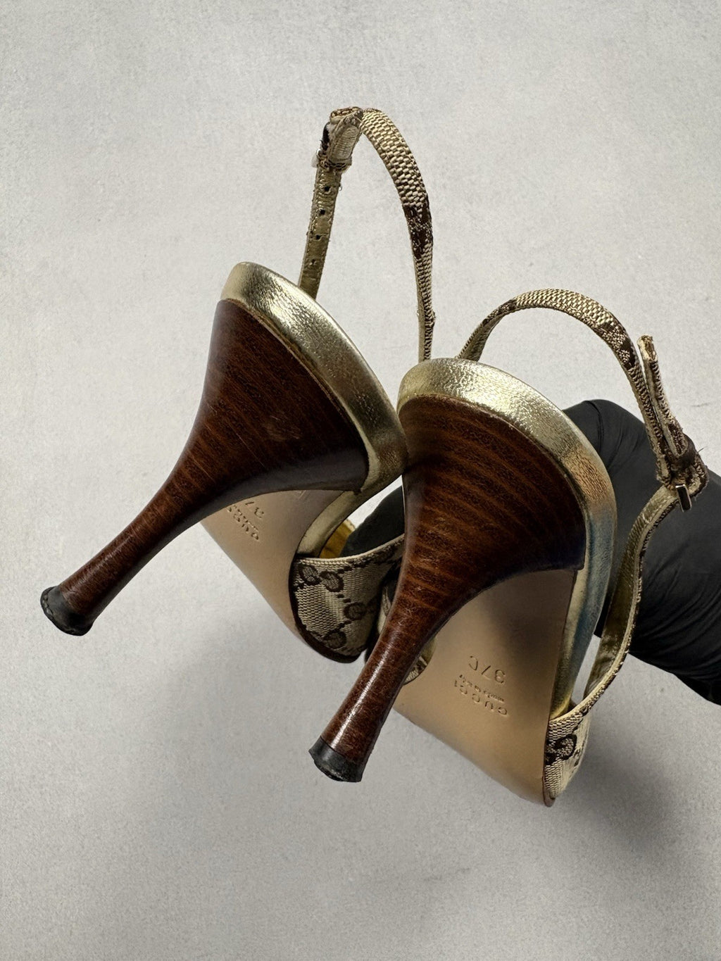 Gucci Vintage GG Monogram Canvas Slingback Pumps Leather Cap Toe EU 37