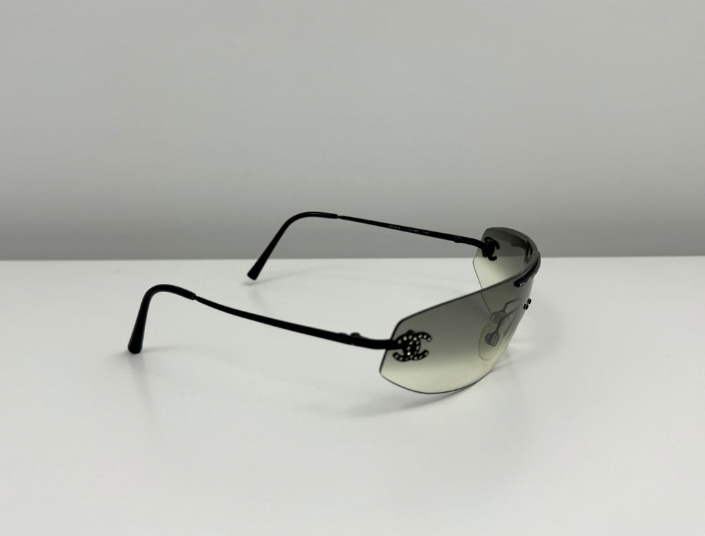 Vintage Authentic Chanel Shield Sunglasses 4078-B Gradient Lens Black Frames