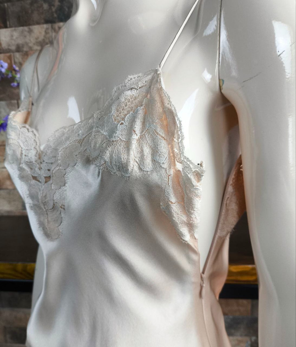 Vestido de cetim vintage autêntico Dolce & Gabbana com acabamento em renda 42IT-