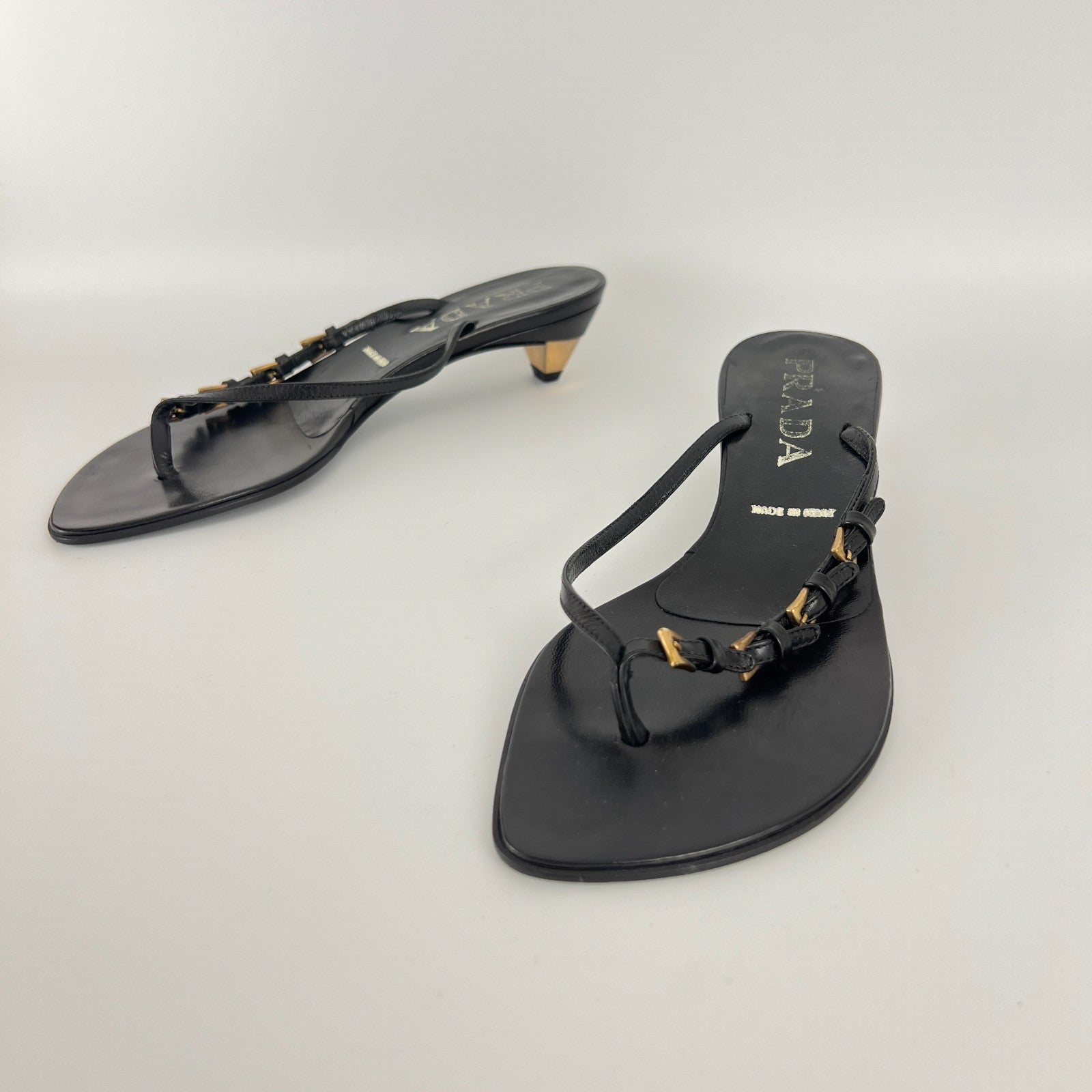 Prada | Auth Vintage Black Leather Gold Buckle Thong Kitten Heels (34.5)