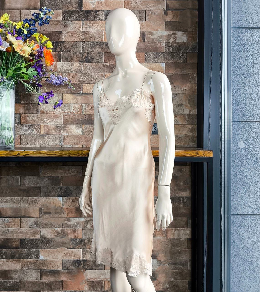 Vestido de cetim vintage autêntico Dolce & Gabbana com acabamento em renda 42IT-