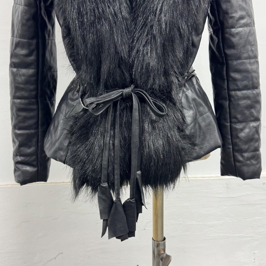 Vintage Y2K Black Leather Quilted Jacket with Faux-Fur Trim