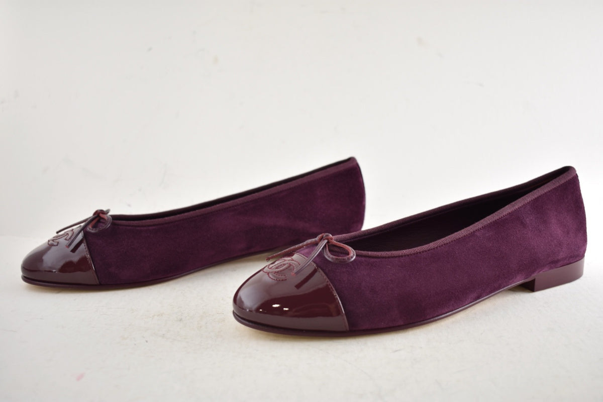 Chanel 26A Burgundy Suede Patent CC Logo Ballet Flat 38.5