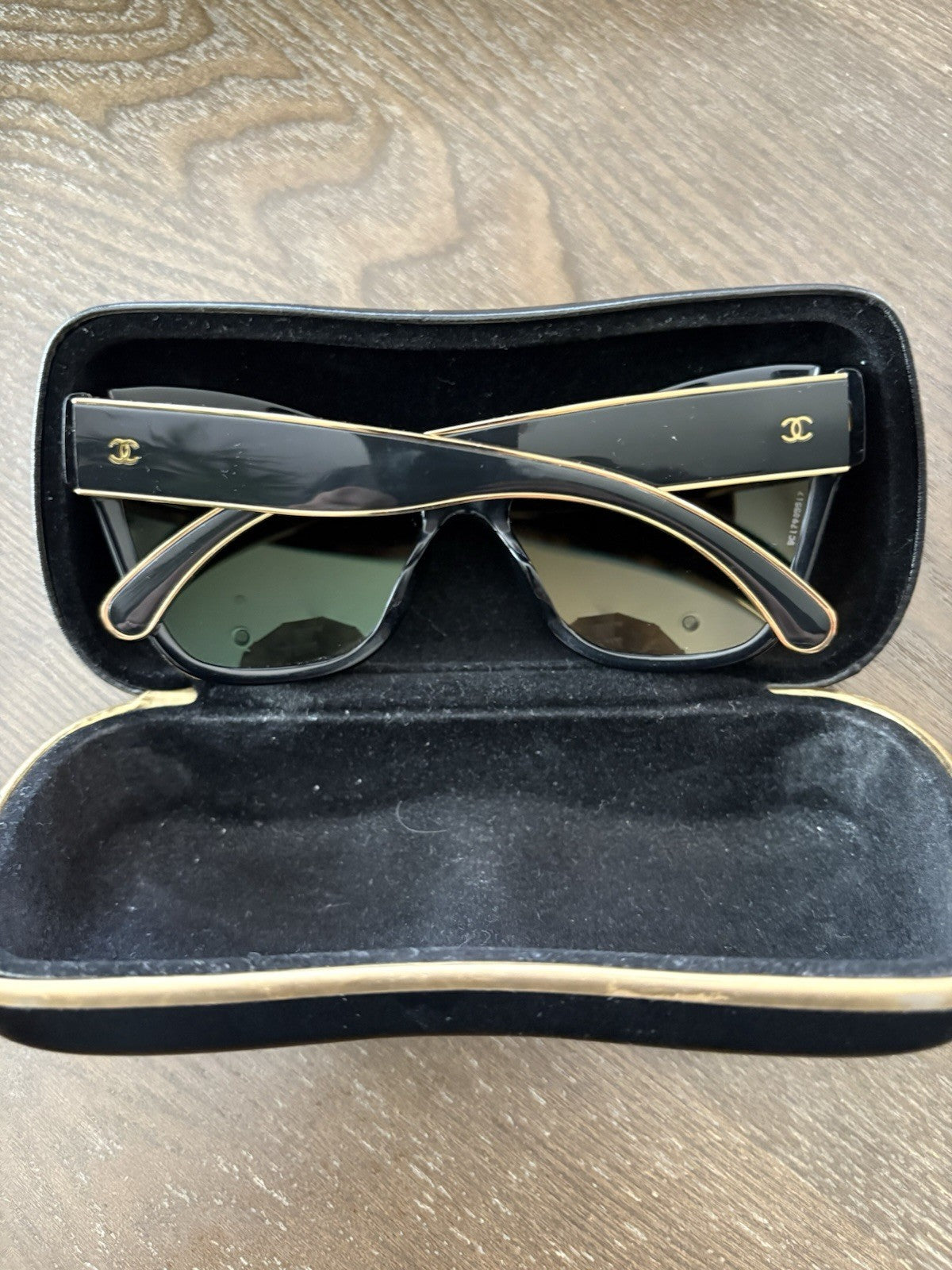 Authentic Chanel CH5271 Black Cat Eye Gold Mirror  Lens CC Logo w/Box & Hardcase