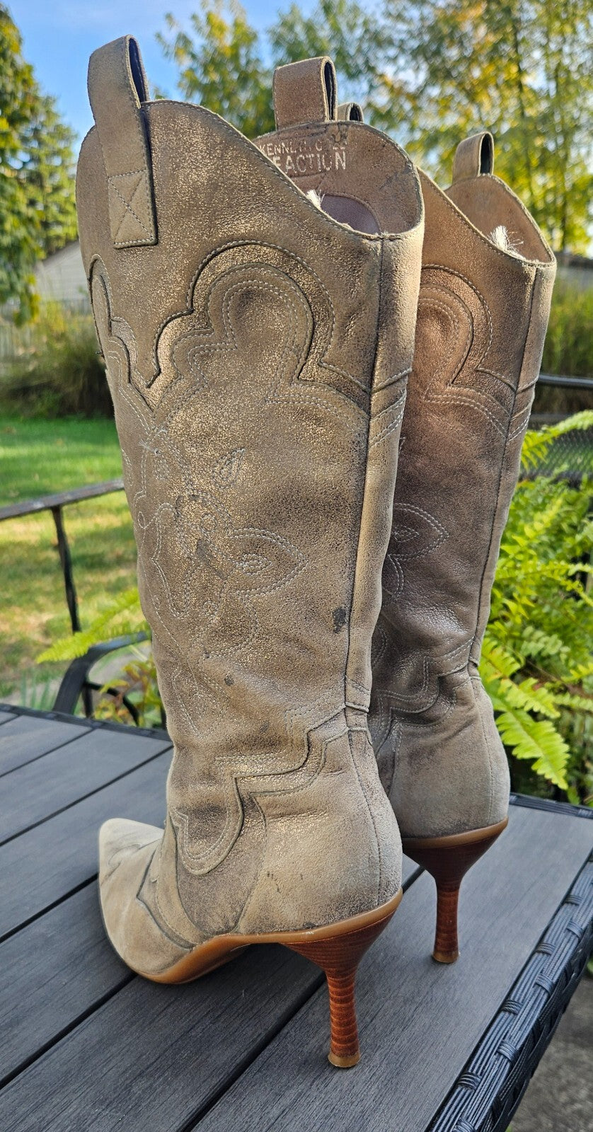 Vintage Y2K Kenneth Cole New York Cos I’m Hot Silver Western Boots Size 8.5