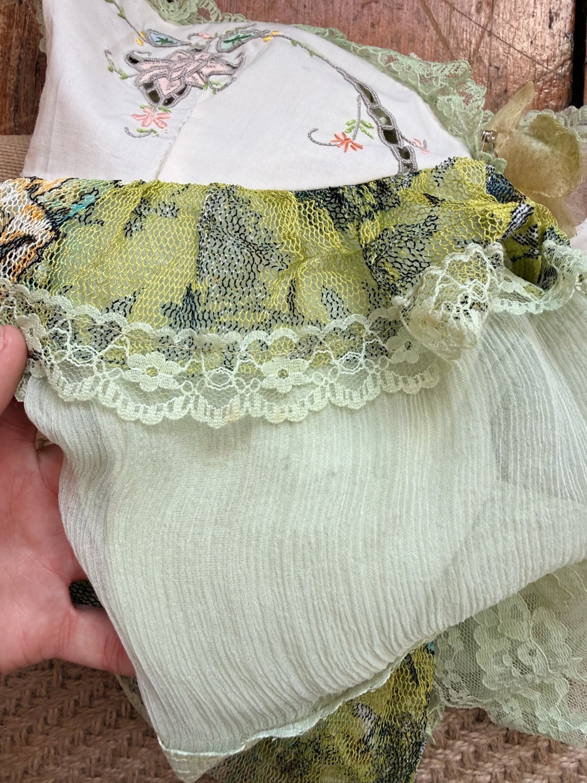 LM Lulu Green Multi Floral Appliqué Mesh Cami Top Size S