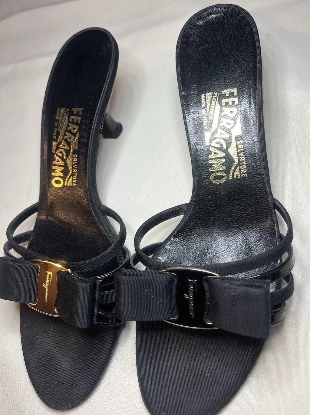 Salvatore Ferragamo Vara Kitten Black Patent Leather Bow Shoes Size 6.5