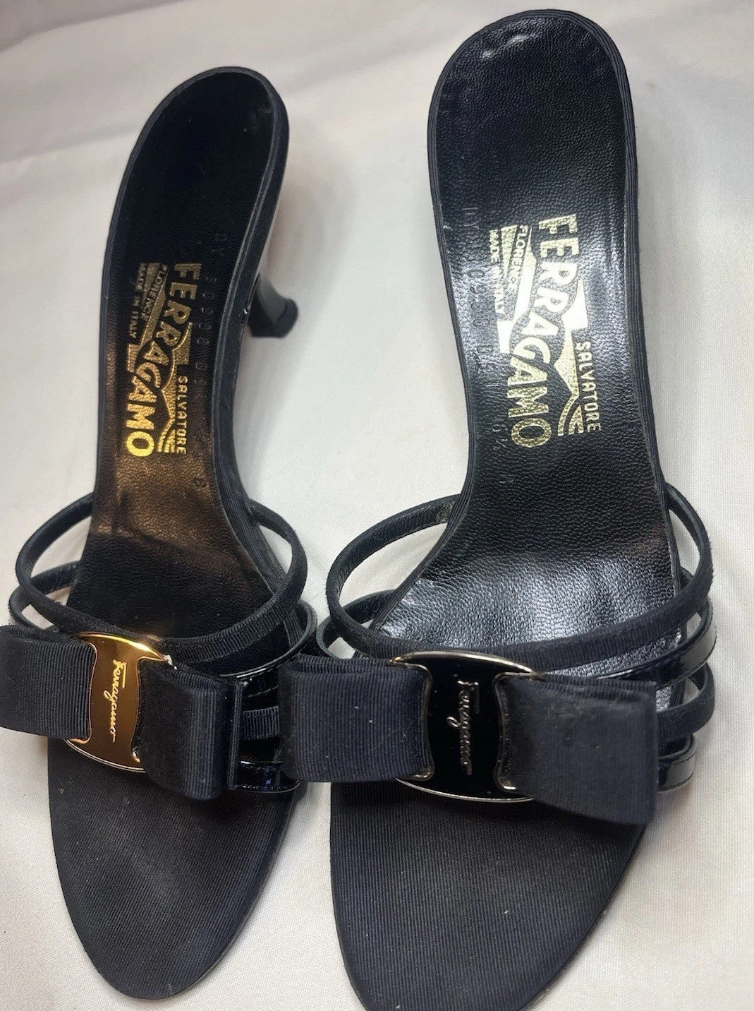 Salvatore Ferragamo Vara Kitten Black Patent Leather Bow Shoes Size 6.5