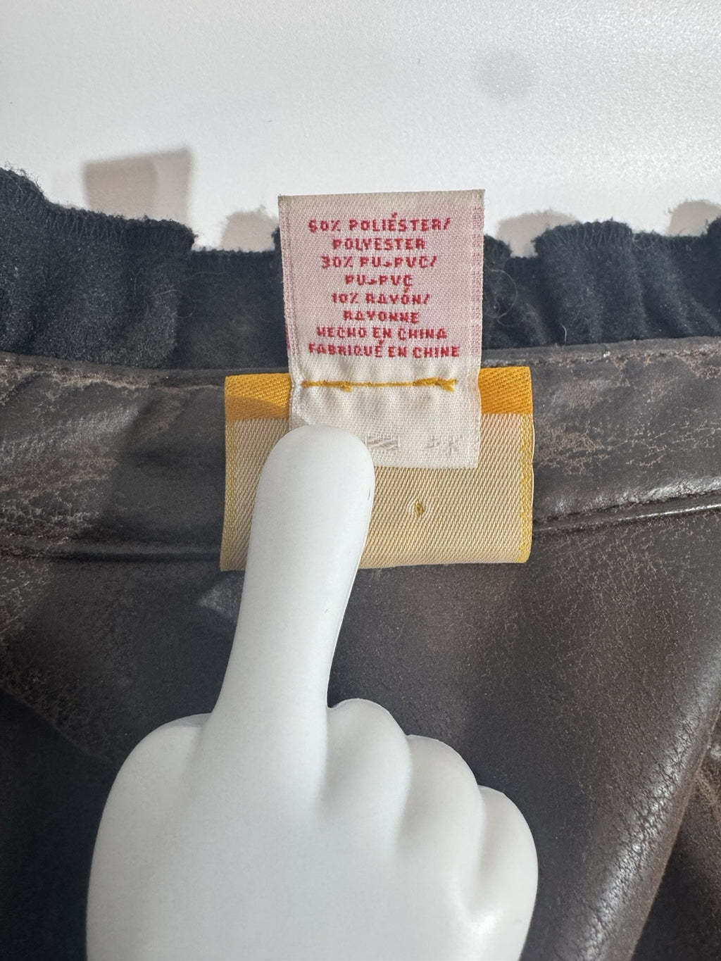 Vintage Women’s Faux Leather Jacket scalloped trim waist length fitted 2 Pockets