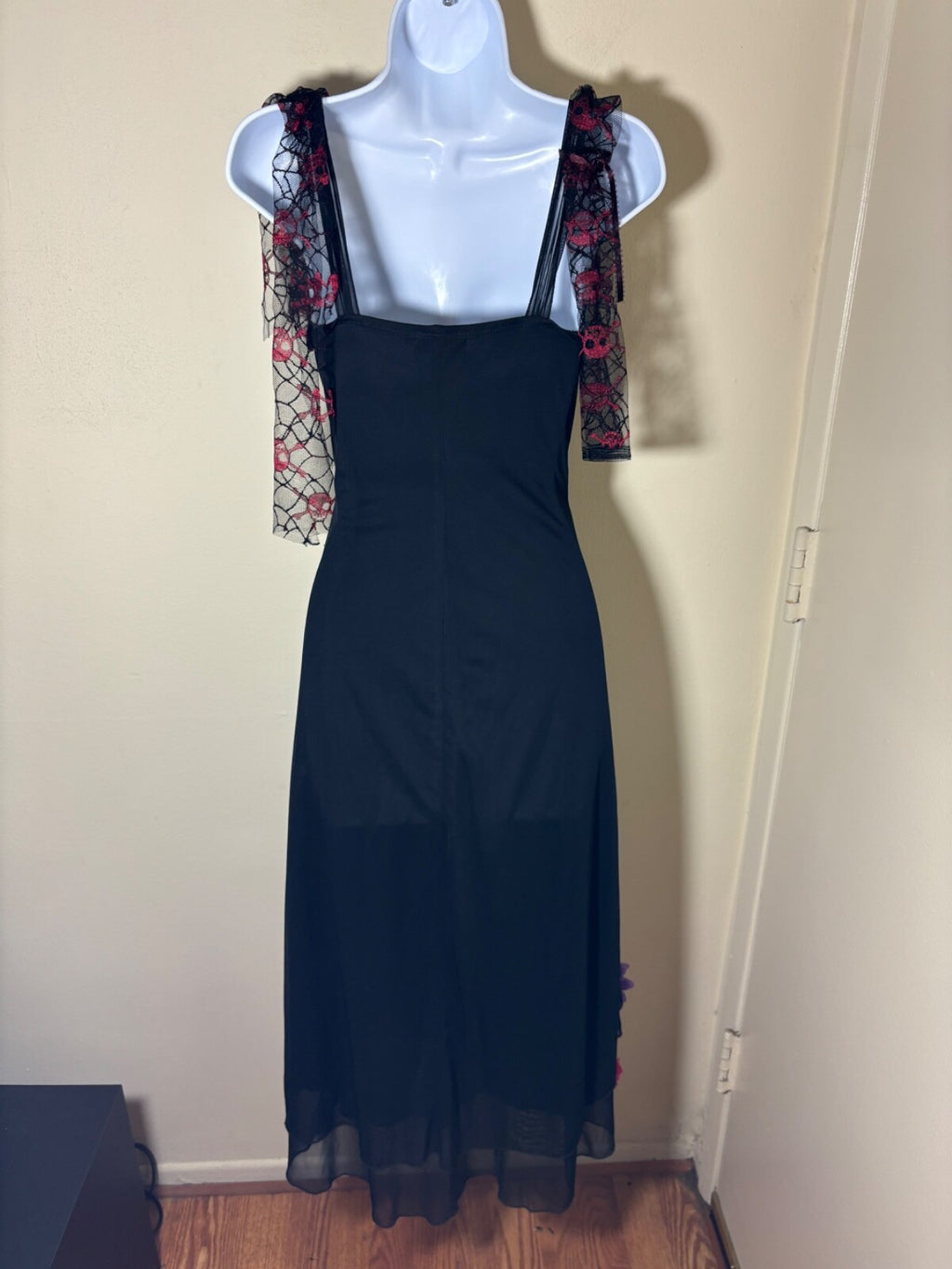 Vintage Floral Embellished Lace Dress