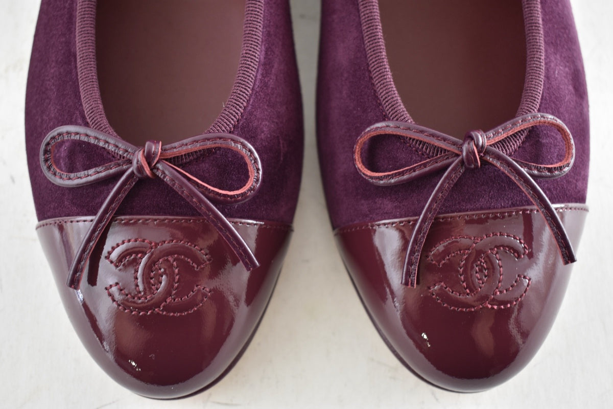 Chanel 26A Burgundy Suede Patent CC Logo Ballet Flat 38.5