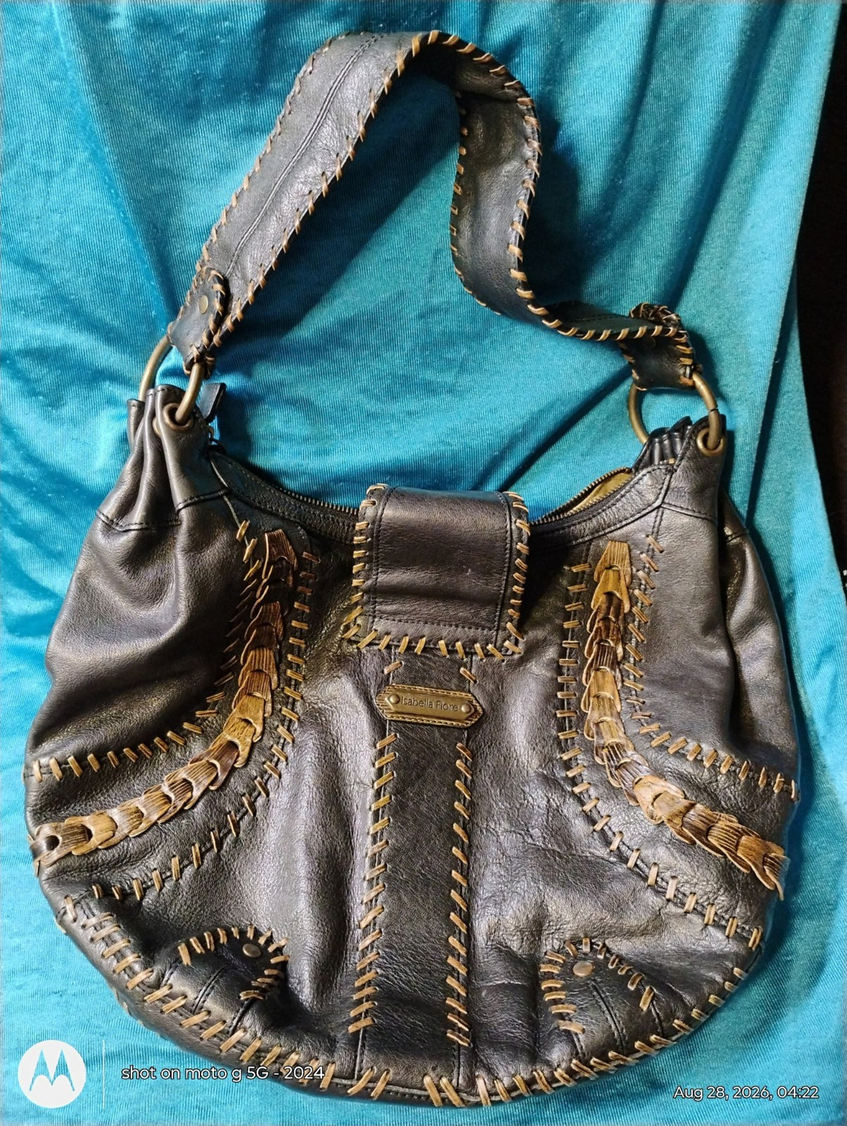 Isabella Fiore Leather Shoulder Bag