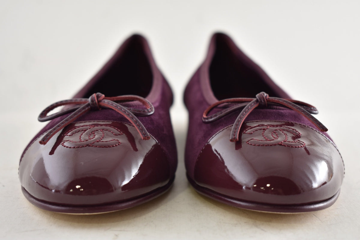 Chanel 26A Burgundy Suede Patent CC Logo Ballet Flat 38.5