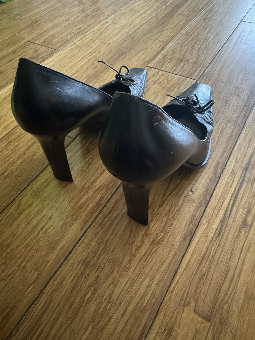 Casadei Black Leather Bow Pumps Pointed Toe Size 8 Made Italy Designer 4” Heels