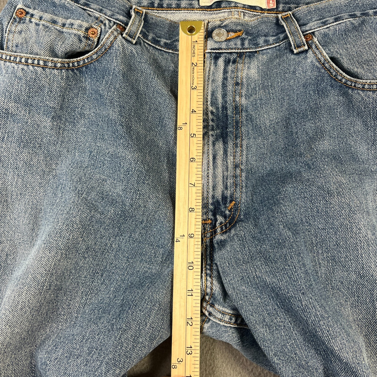 Levi's 550 Blue Light Wash Relaxed Fit Jeans 36x32