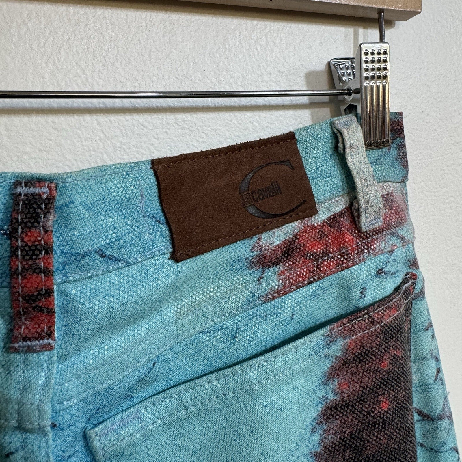VTG ROBERTO CAVALLI SHIMMER FISH SCALE PRINTED BOOTCUT JEANS
