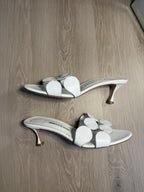 manolo blahnik kitten heels’