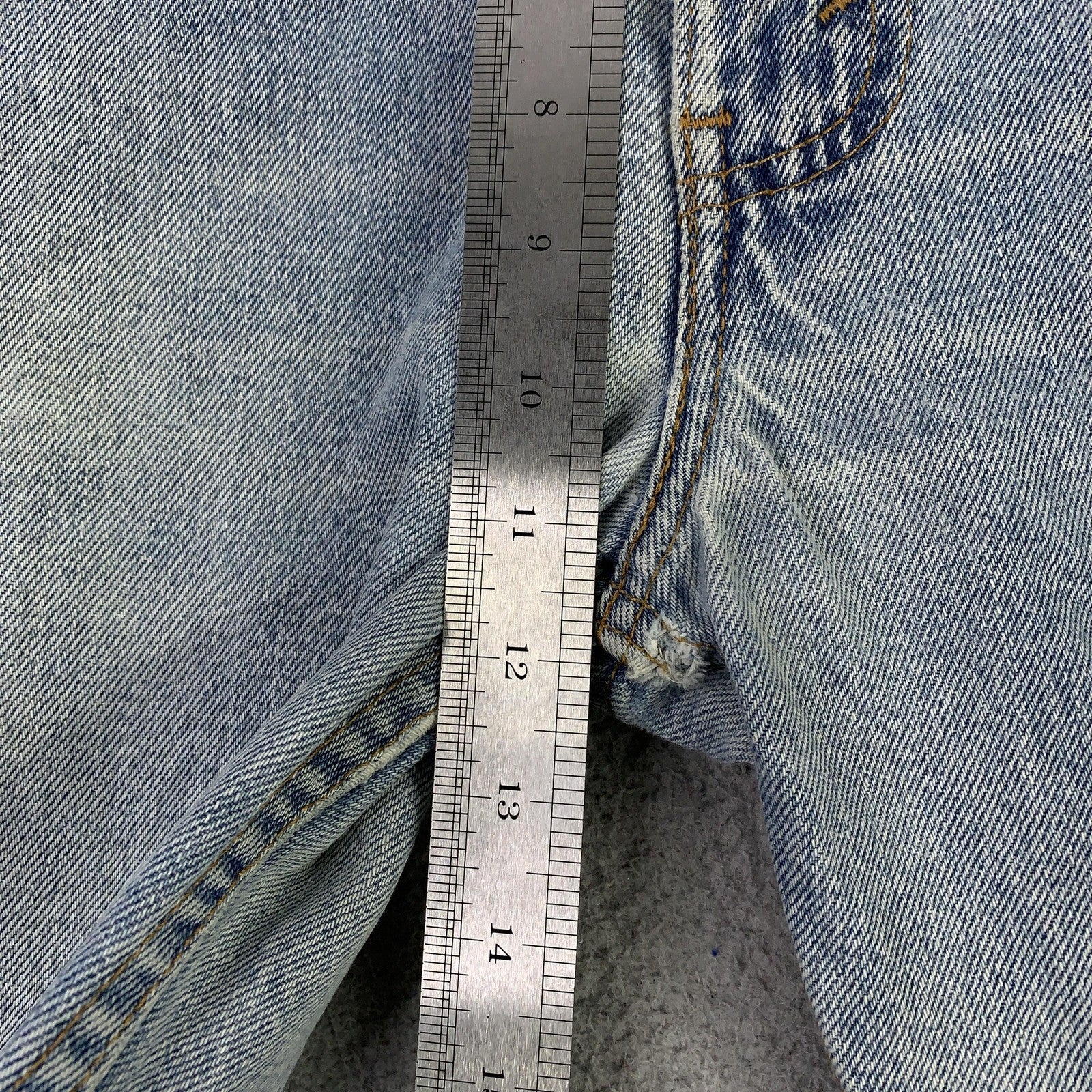 Vintage Levis 505 Jeans Mens 33x34 (32x33.5) Light Wash Straight Denim USA 90s