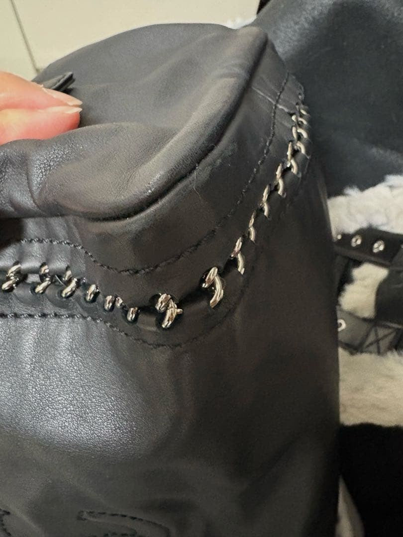Chanel Black Lambskin Shoulder Bag Chain Strap Used