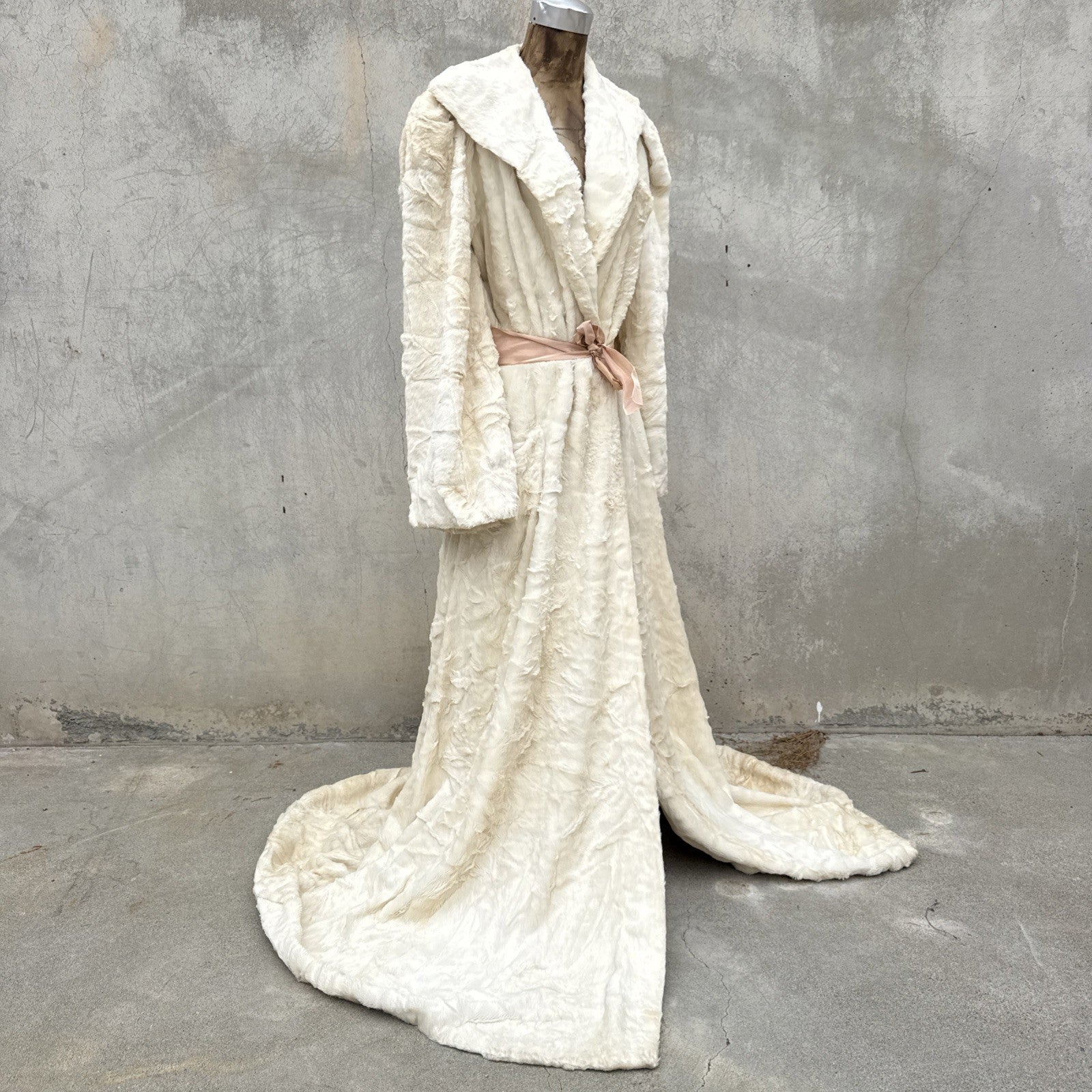 Vintage 1930s White Plush Teddy Bear Dressing Gown Ermie Art Deco Dress Coat