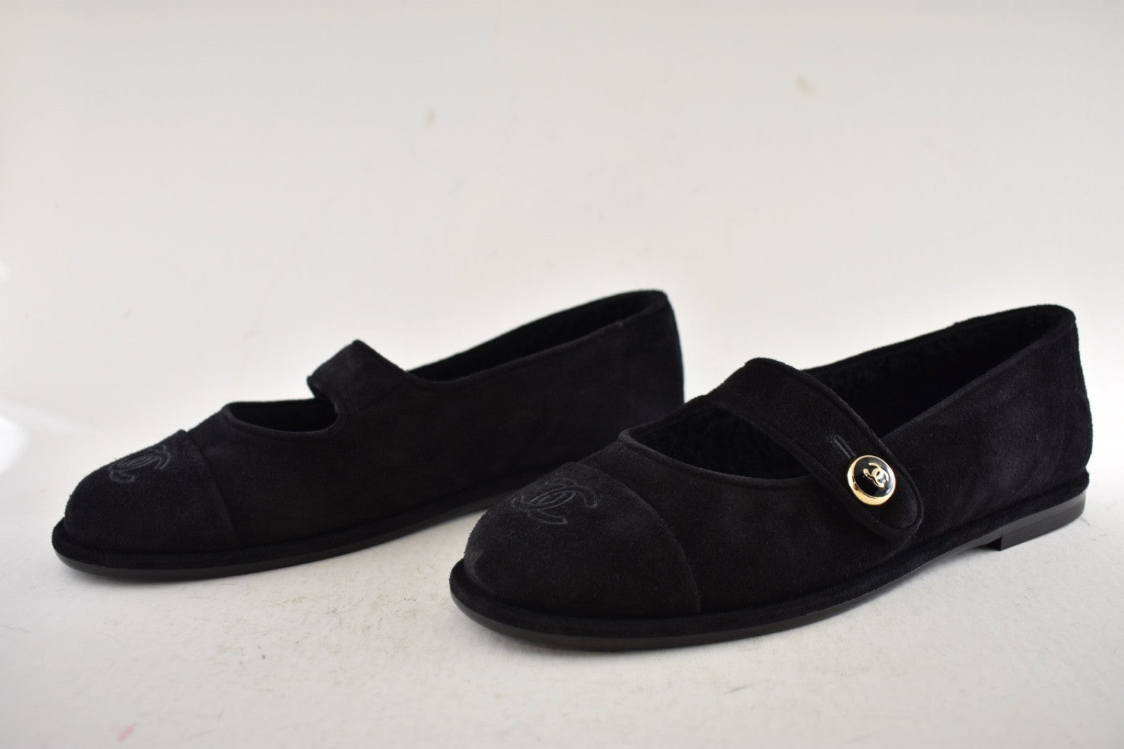Chanel 25B Black Suede Shearling Fur Mary Jane Moccasin Ballet Loafer Flat 38